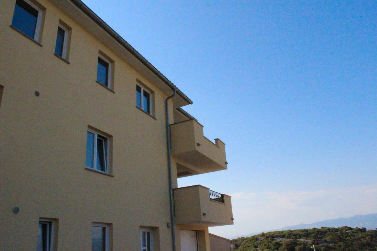 Apartmani Marin Vrbnik Ngoại thất bức ảnh