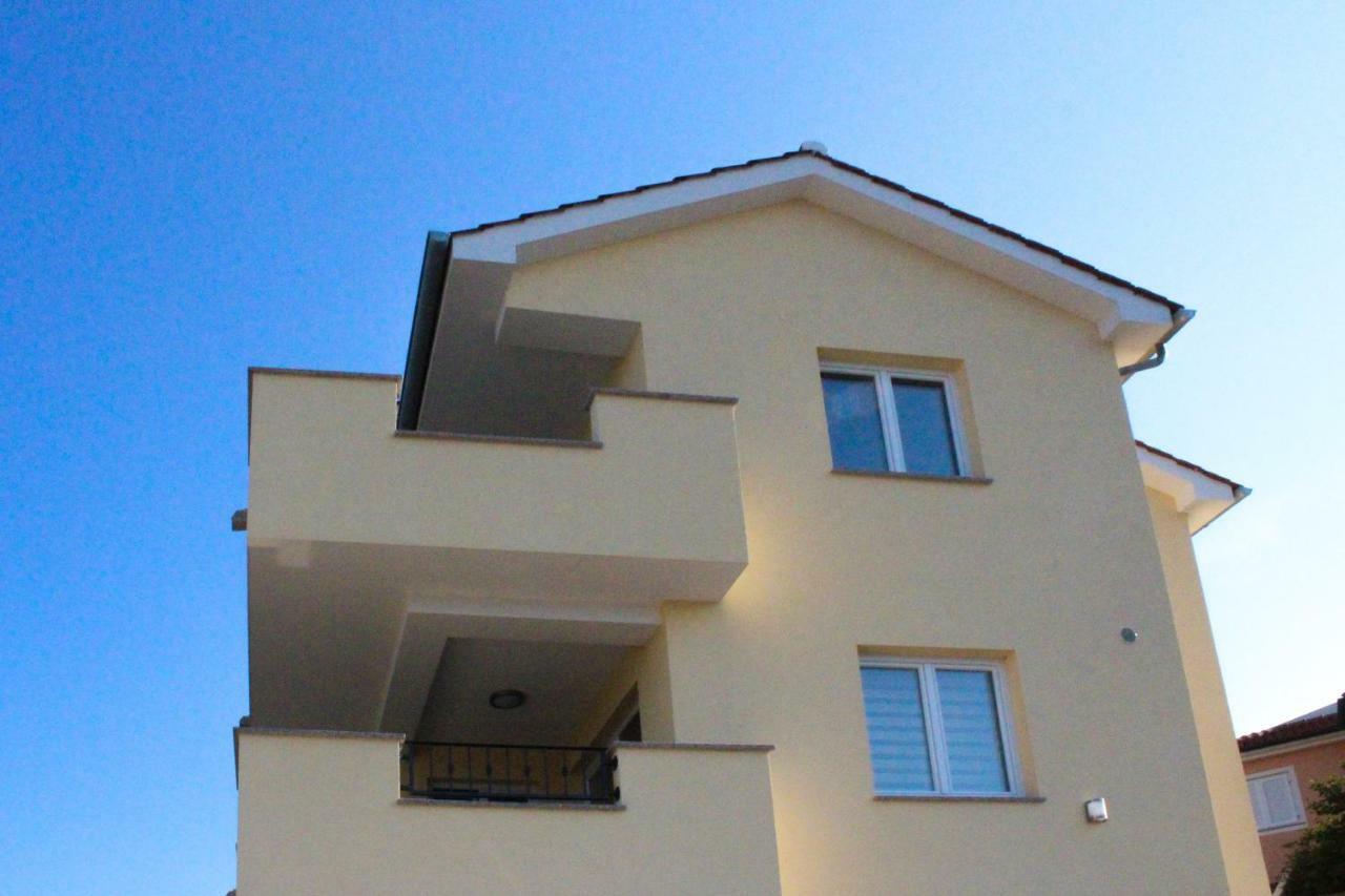 Apartmani Marin Vrbnik Ngoại thất bức ảnh