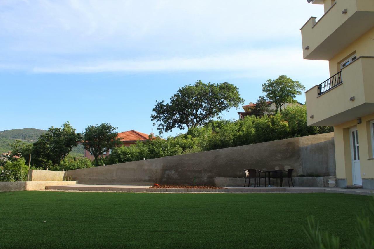 Apartmani Marin Vrbnik Ngoại thất bức ảnh